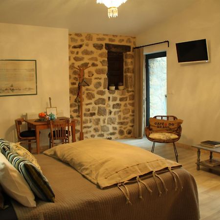 La Demeure Des Maitres Bed & Breakfast Chirols Ngoại thất bức ảnh