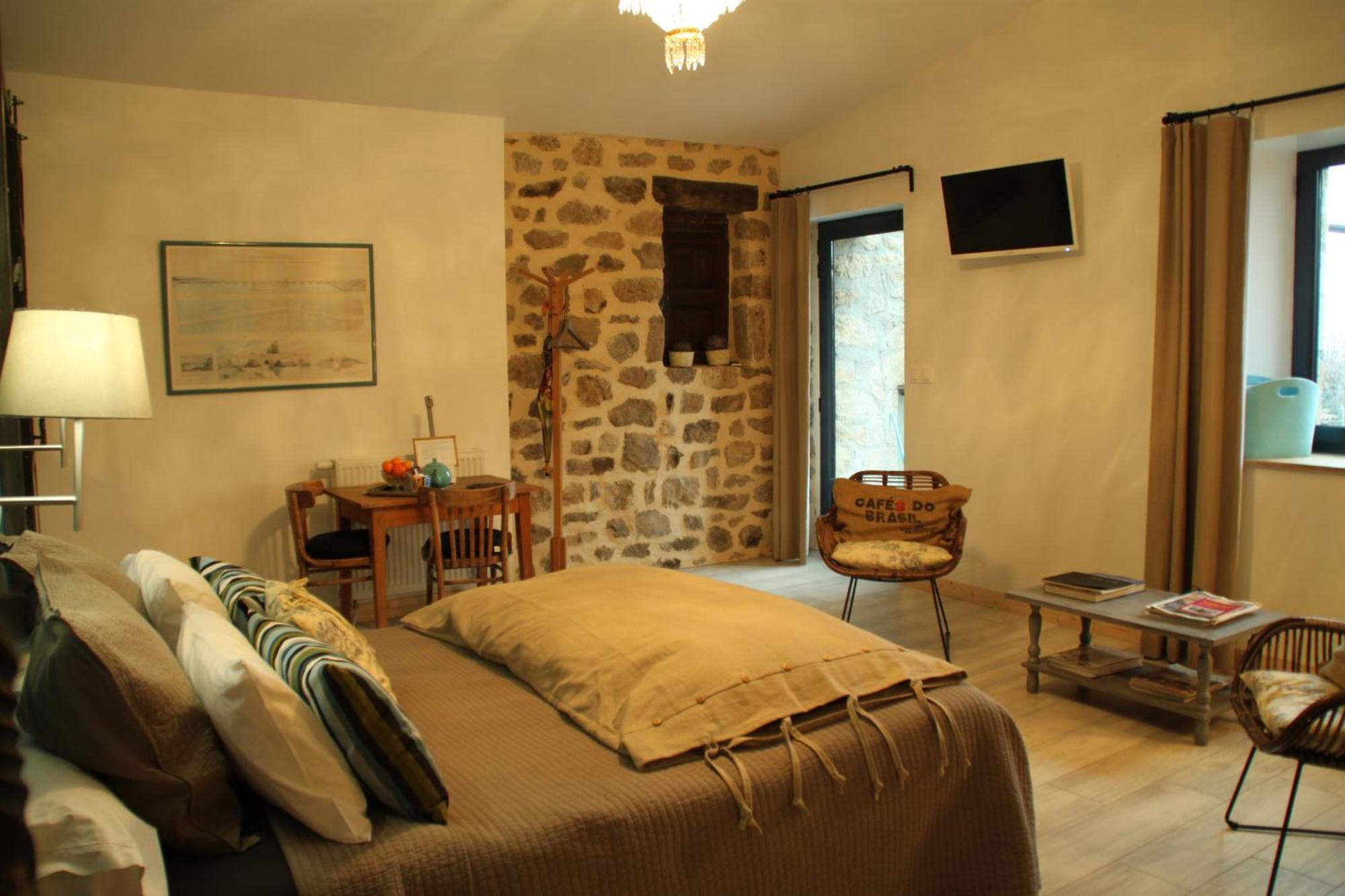 La Demeure Des Maitres Bed & Breakfast Chirols Ngoại thất bức ảnh