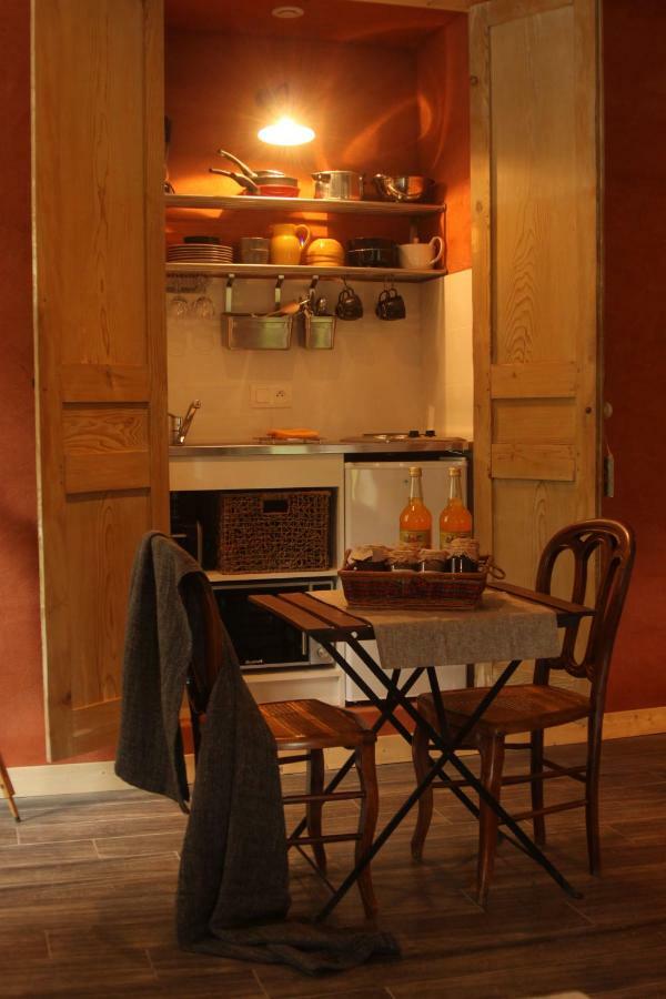 La Demeure Des Maitres Bed & Breakfast Chirols Ngoại thất bức ảnh